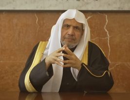 بالفيديو: دعوة من الأمين العام لرابطة العالم الإسلامي لدعم اللاجئين عبر الزكاة￼